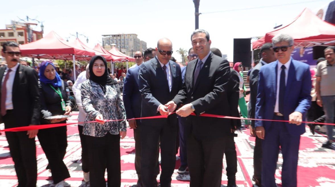 وزير العمل ومحافظ دمياط وزير العمل ومحافظ دمياط