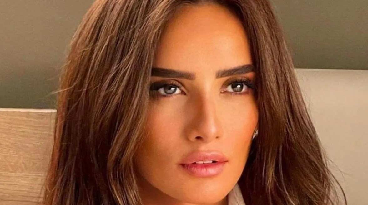 الفنانة زينة الفنانة زينة