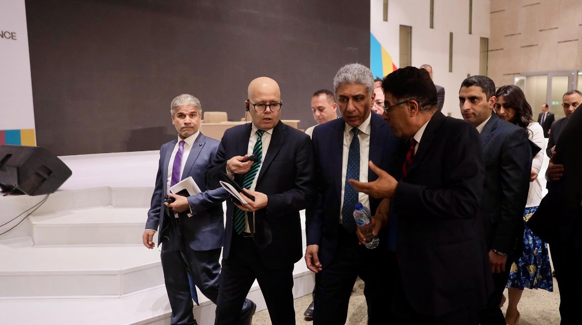 وزير السياحة شريف فتحي مع رؤساء مجالس إدارات وتحرير الصحف القومية والخاصة وزير السياحة شريف فتحي مع رؤساء مجالس إدارات وتحرير الصحف القومية والخاصة