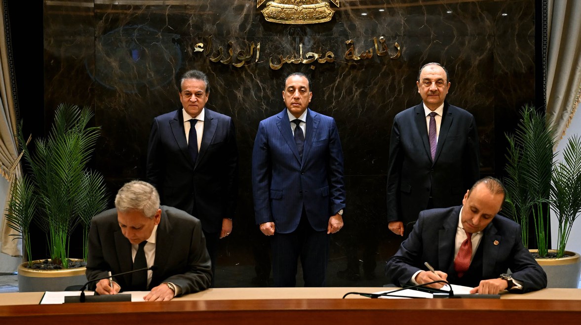 توقيع شراكة مصرية أمريكية لتصنيع وتصدير الأدوية والمكملات الغذائية توقيع شراكة مصرية أمريكية لتصنيع وتصدير الأدوية والمكملات الغذائية