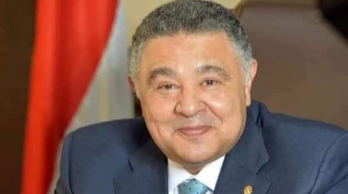 اللواء عمرو حنفى محافظ البحر الأحمر اللواء عمرو حنفى محافظ البحر الأحمر