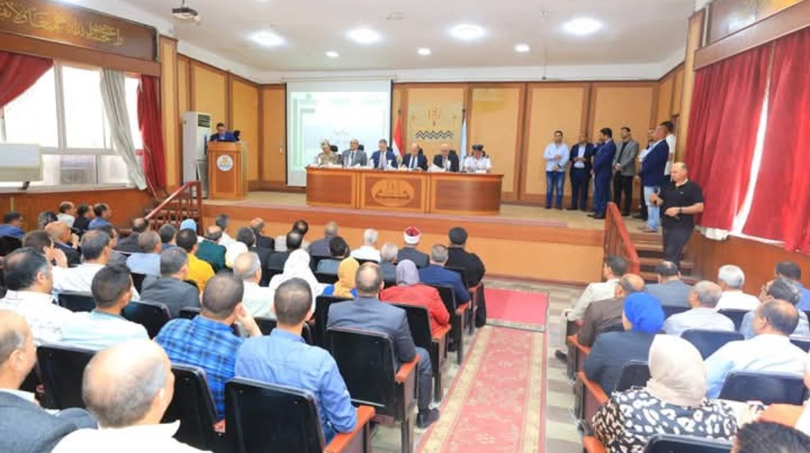 جانب من اجتماع محافظ كفرالشيخ بقيادات المحافظة