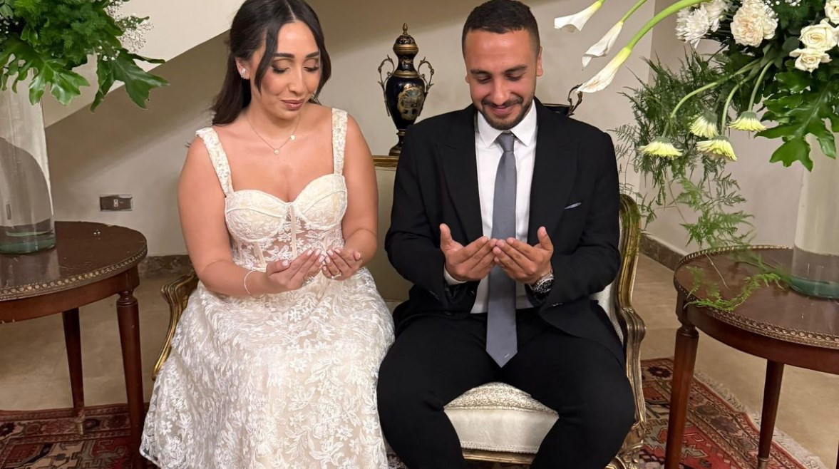 خالد سامي العدل وخطيبته هنا الألفي خالد سامي العدل وخطيبته هنا الألفي