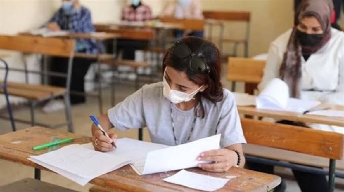 طلاب أثناء الامتحان - أرشيفية طلاب أثناء الامتحان - أرشيفية