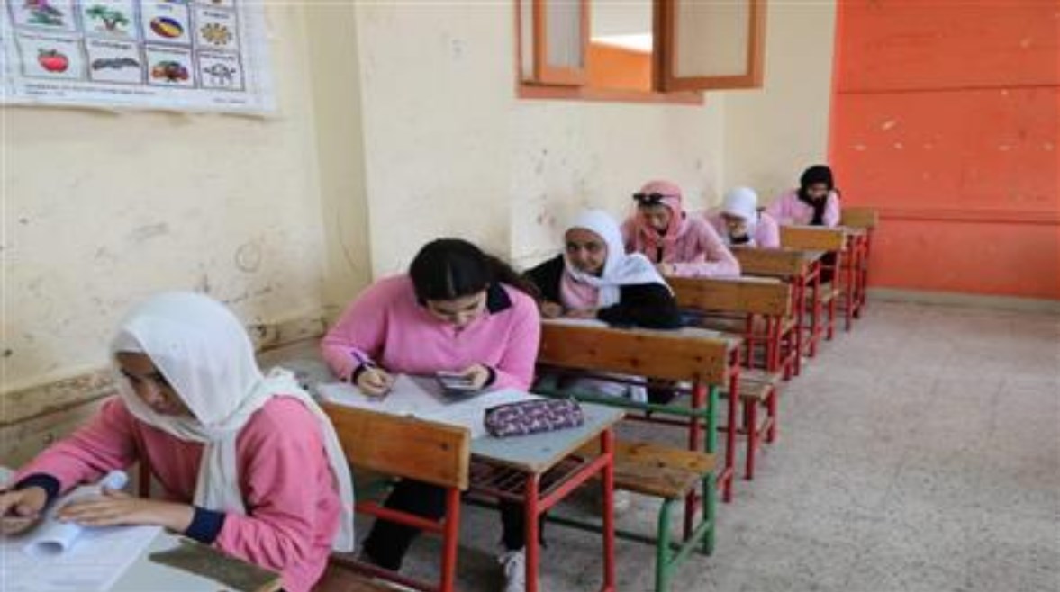 طلاب أثناء الامتحان - أرشيفية طلاب أثناء الامتحان - أرشيفية