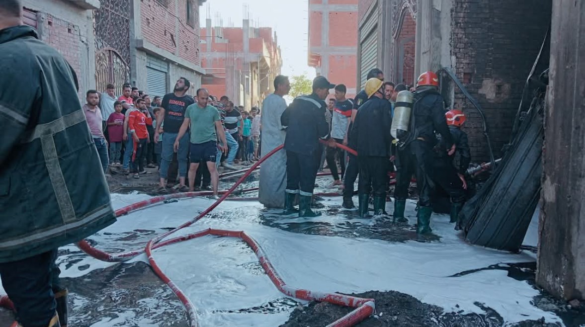 حريق هائل داخل منزل بالغربية حريق هائل داخل منزل بالغربية