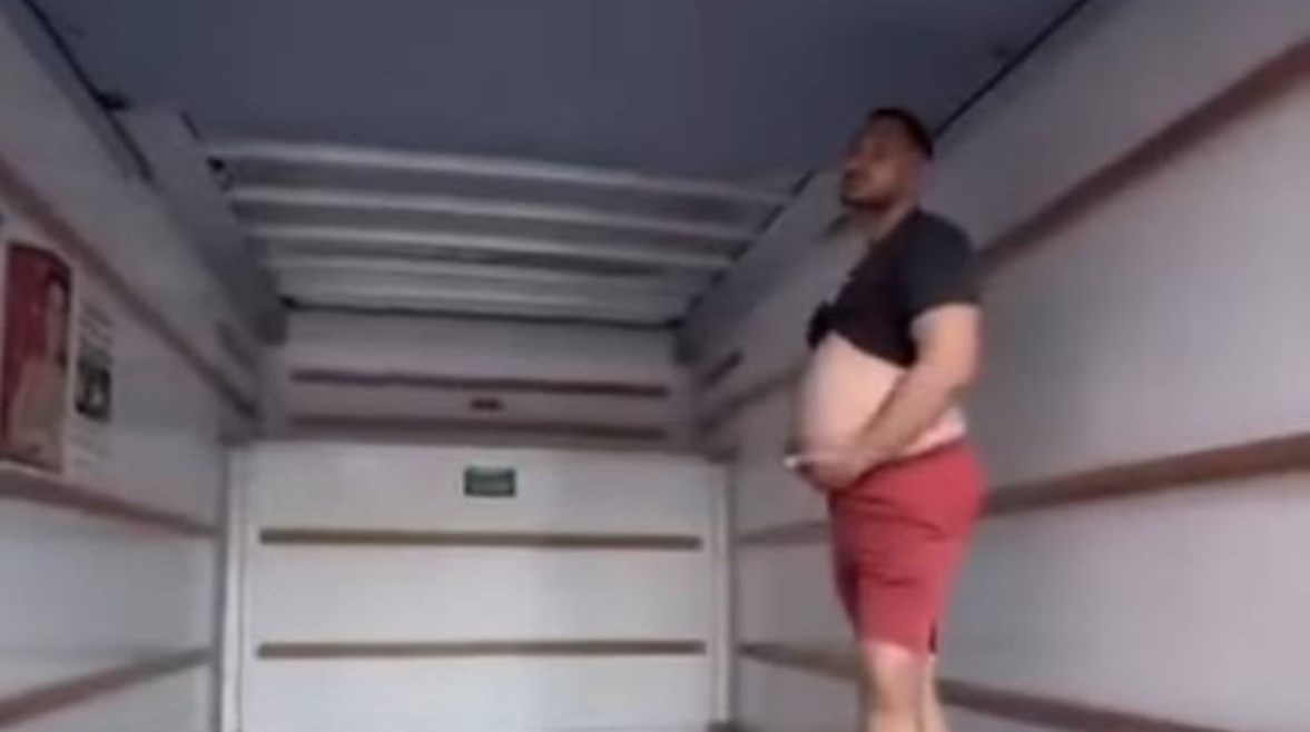 الفنان الجزائري أحمد الفاتح الفنان الجزائري أحمد الفاتح