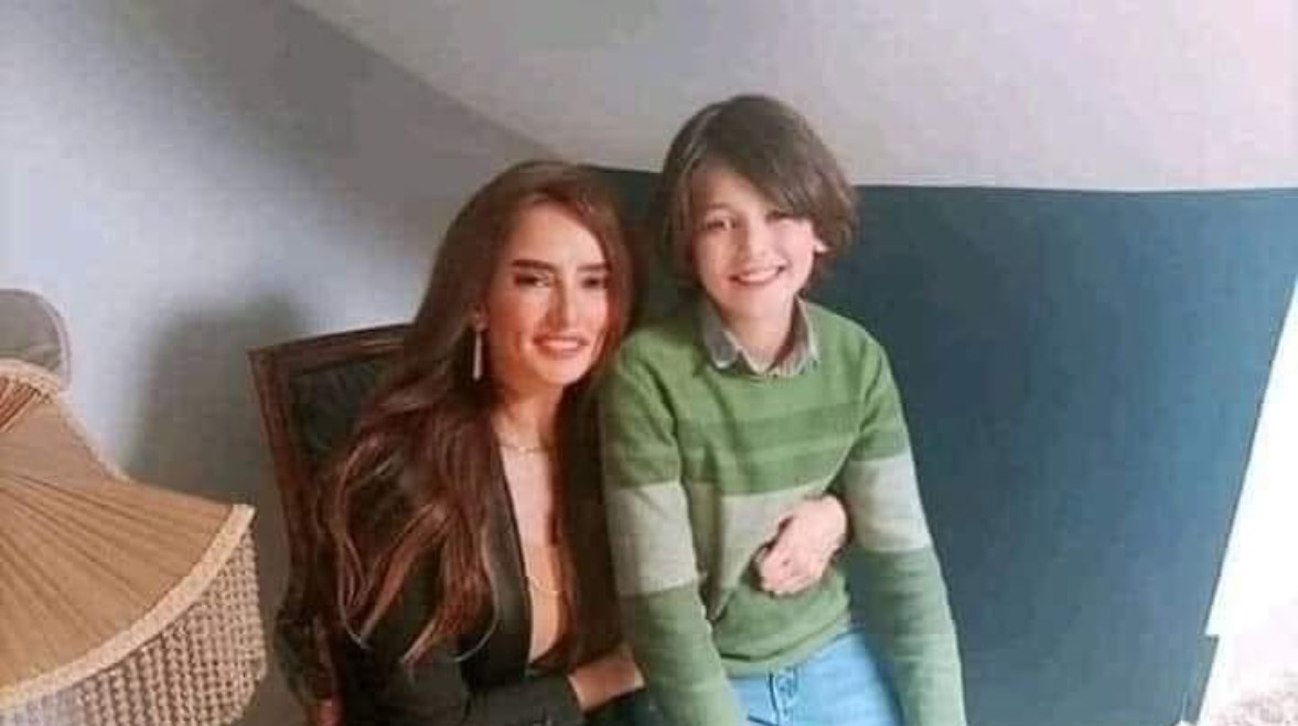 الفنانه زينة ونجلها الفنانه زينة ونجلها