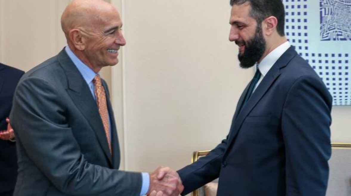 المبعوث الأمريكي لسوريا توماس باراك والزعيم السوري أحمد الشرع في مقر إقامة السفير في سوريا المبعوث الأمريكي لسوريا توماس باراك والزعيم السوري أحمد الشرع في مقر إقامة السفير في سوريا