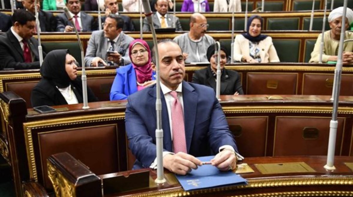 وزير الشئون النيابية والقانونية والتواصل السياسي المستشار محمود فوزي وزير الشئون النيابية والقانونية والتواصل السياسي المستشار محمود فوزي