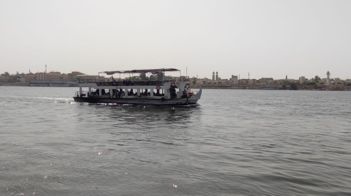 معدية الأهالى فى نيل الأقصر 
