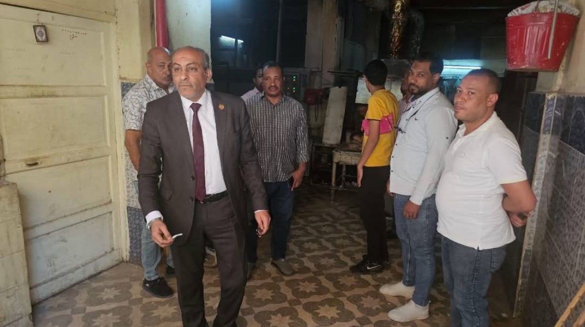 وكيل وزارة التموين أثناء الحملة التموينية وكيل وزارة التموين أثناء الحملة التموينية