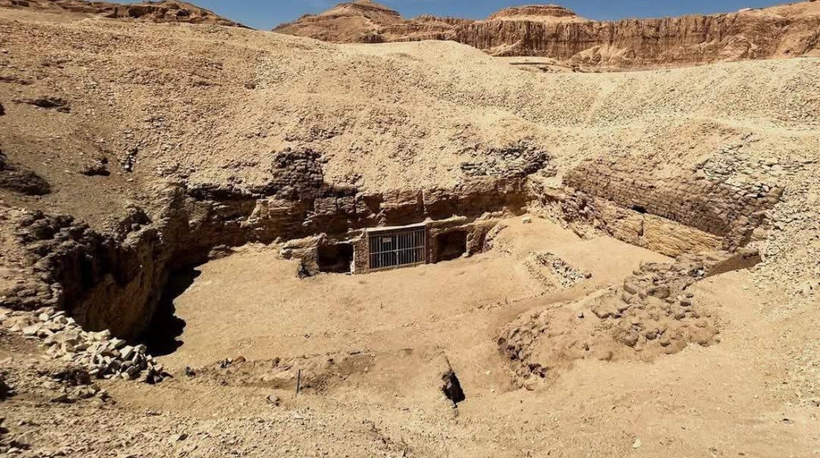 اكتشاف أثري جديد في البر الغربي بالأقصر اكتشاف أثري جديد في البر الغربي بالأقصر