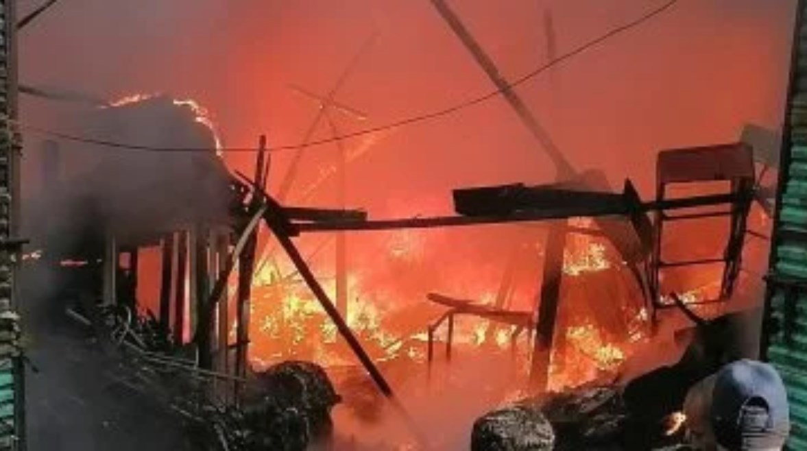حريق في 4 منازل بمحافظة قنا حريق في 4 منازل بمحافظة قنا