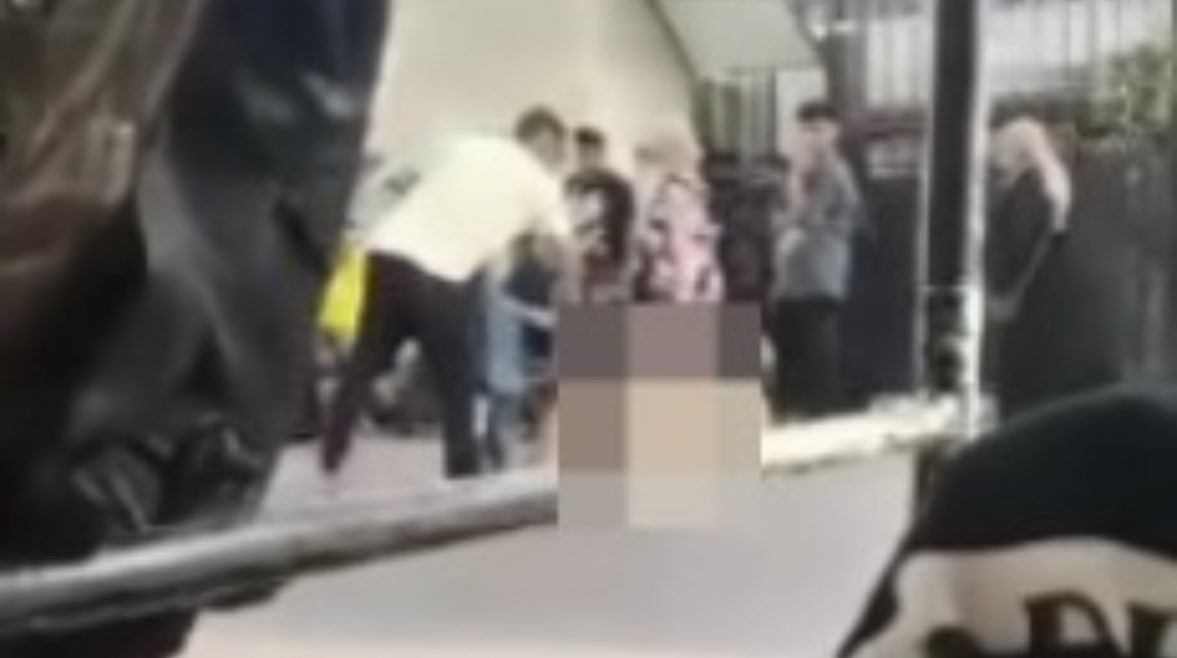 جانب من التعدي على سيدة مسنة عارية جانب من التعدي على سيدة مسنة عارية