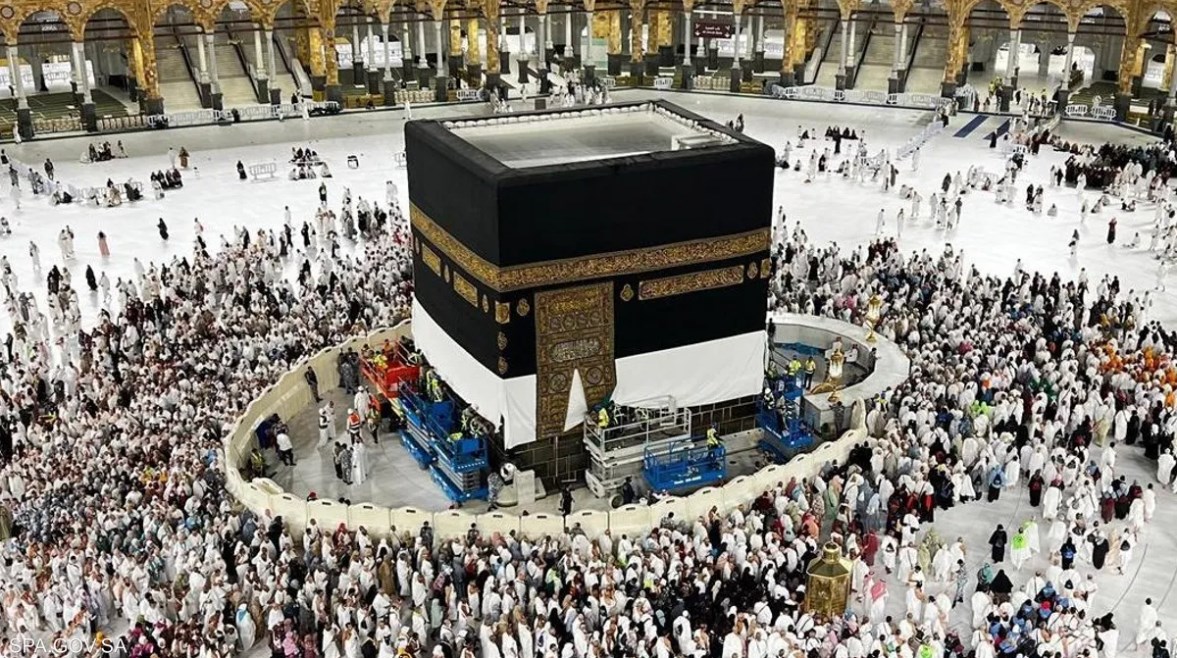 رفع كسوة الكعبة رفع كسوة الكعبة