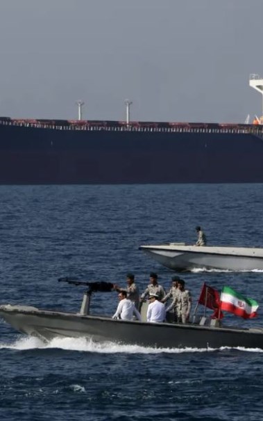 حركة الملاحة في مضيق هرمز