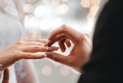 تعبيرية عن الزواج
