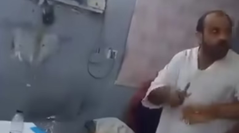 كفيل سعودي يعتدي على مصري