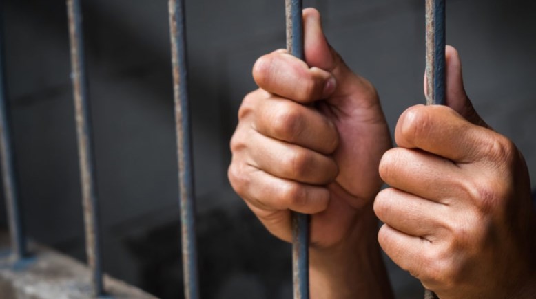 عقوبة إتلاف الممتلكات العامة - تعبيرية