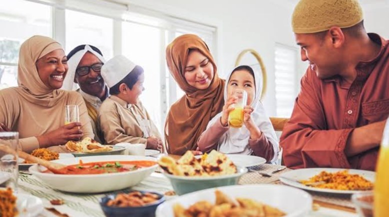 إتيكيت الزيارات في عيد الأضحى - تعبيرية