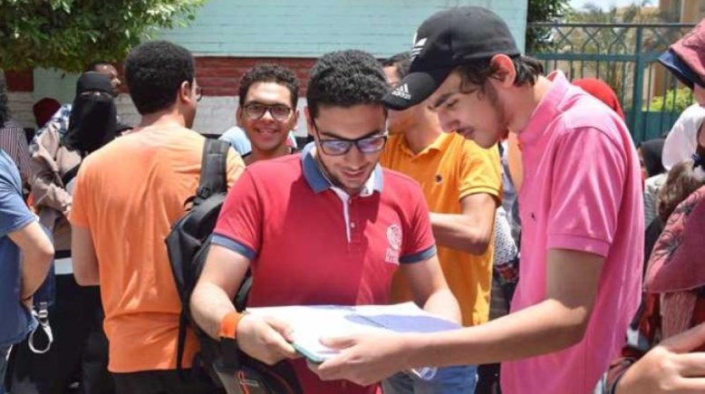 طلاب الصف الثالث الثانوي