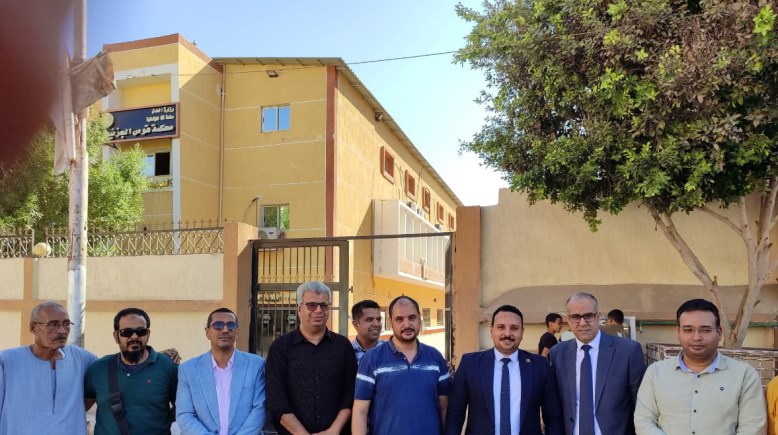 وفد نقابة الأطباء بقنا