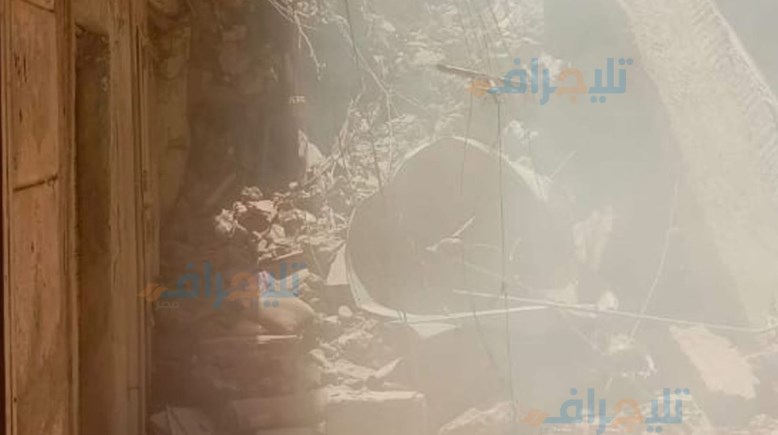 جانب من انهيار عقارين بحدائق القبة 