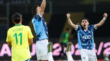 لاعبو بيراميدز يحتفلون بالتتويج الأفريقي