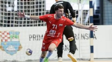  ياسين سالم لاعب منتخب شباب كرة اليد