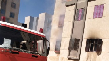 حريق يلتهم الطابق الأرضي لعقار بـ 15 مايو