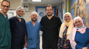 الدكتور حازم النشار رئيس فريق الجراحة بمعهد الرمد 