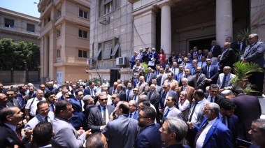 جانب من الوقفة الاحتجاجية لرفض زيادة الرسوم القضائية
