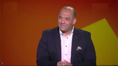 نجم الأهلي السابق وليد صلاح الدين