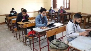 طلاب الصف الثالث الإعدادي
