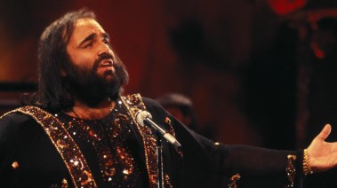 المطرب اليوناني "ديميس روسوس"
