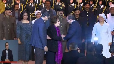 الرئيس السيسي وسميحة أيوب خلال احتفاليات عيد الشرطة