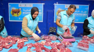 صناع الخير توزع لحوماً وكراتين غذائية على 250 ألف أسرة 
