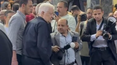 مرتضى منصور في عزاء والد تامر عبد المنعم