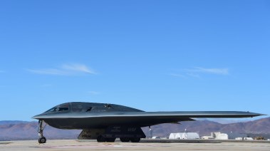 طائرة الشبح B-2  