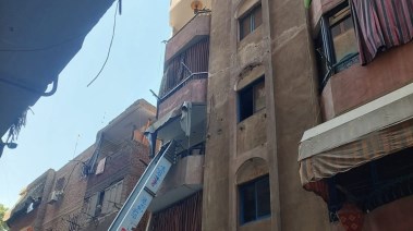 إخلاء عقار آيل للسقوط في منطقة دار السلام