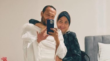 ريهام حجاج تؤدي مناسك الحج مع زوجها