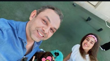 أيتن عامر مع طليقها محمد عز العرب وأولادهم 