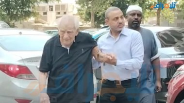  رشوان توفيق خلال توجهه إلى منزل سميحة أيوب