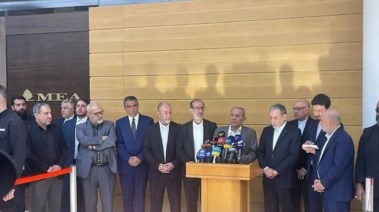 وزير الخارجية الإيراني، عباس عراقجي، بمطار بيروت