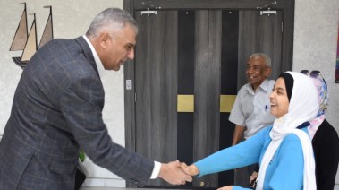 تكريم محافظ أسوان الاء على حسن 