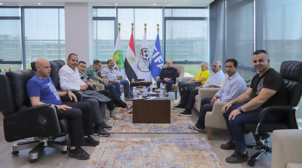 اجتماع أبوريدة مع حلمي طولان وجهازه اجتماع أبوريدة مع حلمي طولان وجهازه