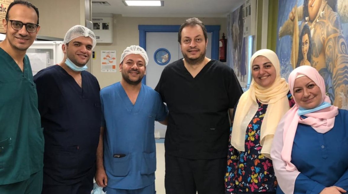 الدكتور حازم النشار رئيس فريق الجراحة بمعهد الرمد الدكتور حازم النشار رئيس فريق الجراحة بمعهد الرمد
