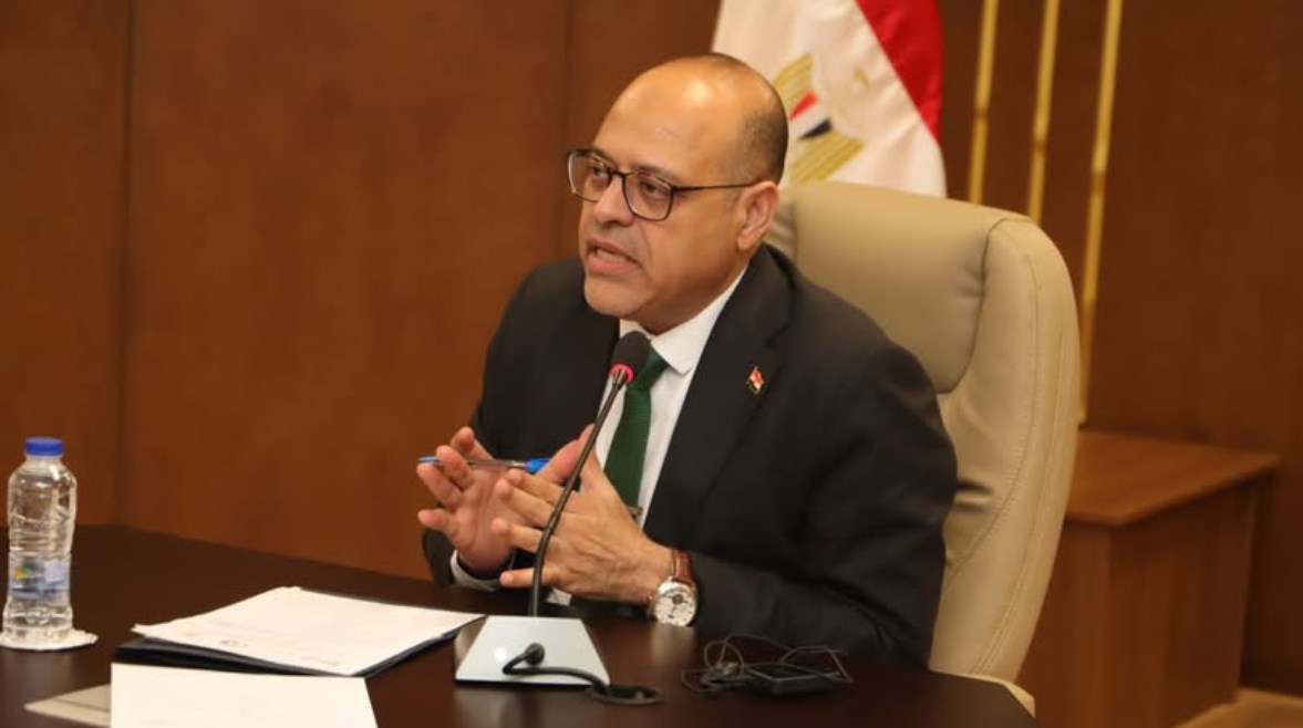 وزير العمل وزير العمل