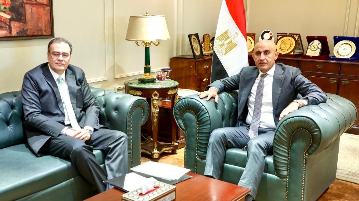 وزير التربية والتعليم، محمد عقد اللطيف، ورئيس الجهاز المركزي للتنظيم والإدارة، المهندس حاتم نبيل وزير التربية والتعليم، محمد عقد اللطيف، ورئيس الجهاز المركزي للتنظيم والإدارة، المهندس حاتم نبيل